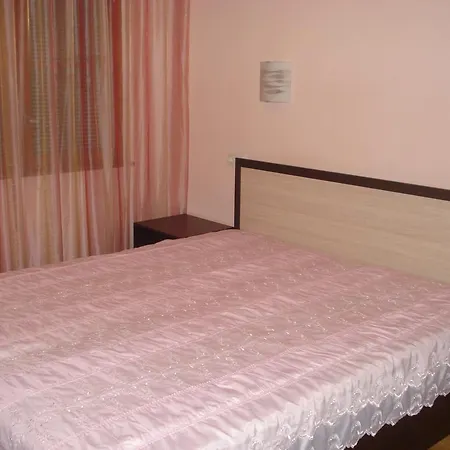 Guest house Zora 2*