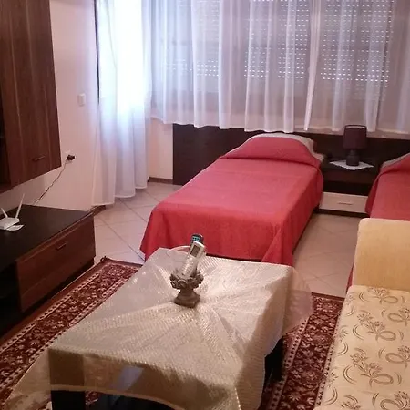 Zora Guest house 2*