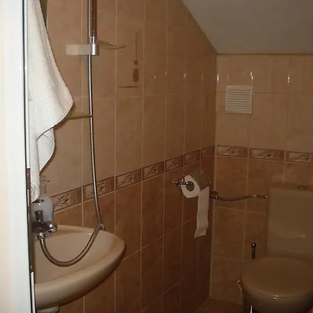 Guest house Zora 2*